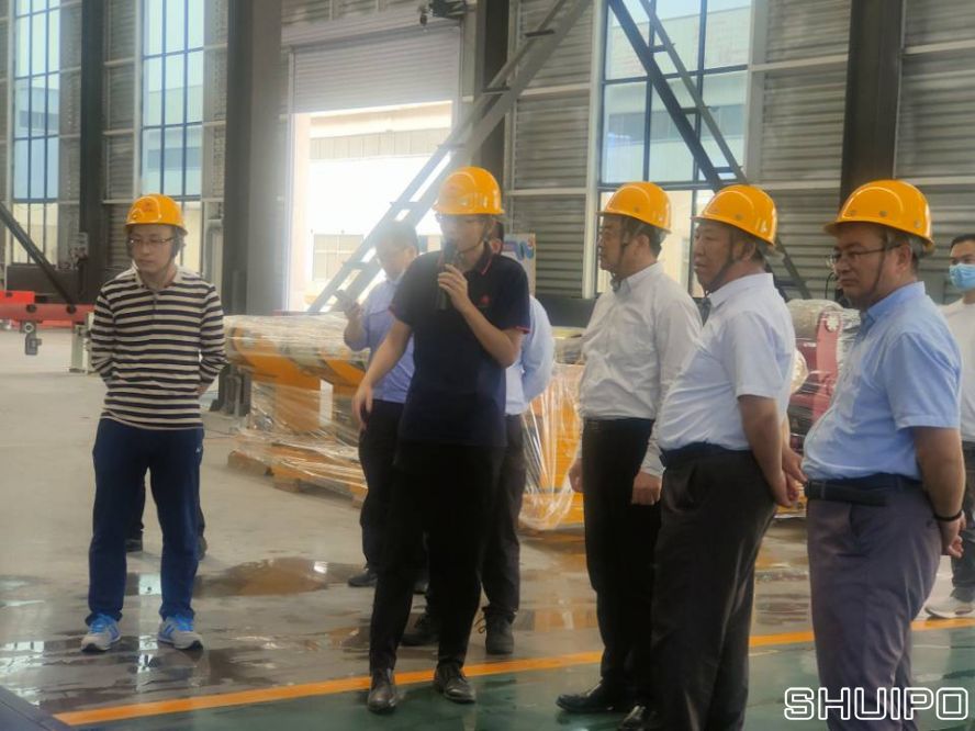 山東省科學院激光研究所所長賈中青、山東省機械設計研究院院長林江海帶領激光、高端裝備領域專家一行9人到水泊焊割實地調研2